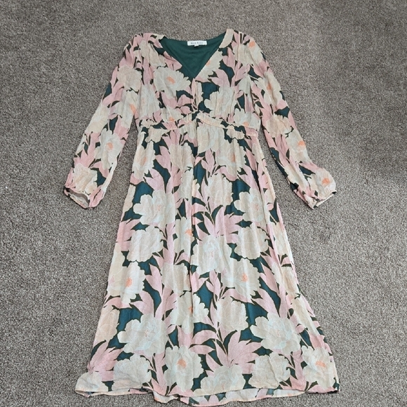 Black Rainn Dresses & Skirts - Black Rainn Pastel Floral Long Sleeve Dress